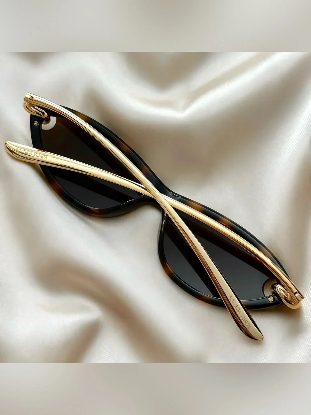 AUTHENTIC BOTTEGA VENETA BV1390S CAT-EYE SUNGLASSES – HAVANA WITH GOLD